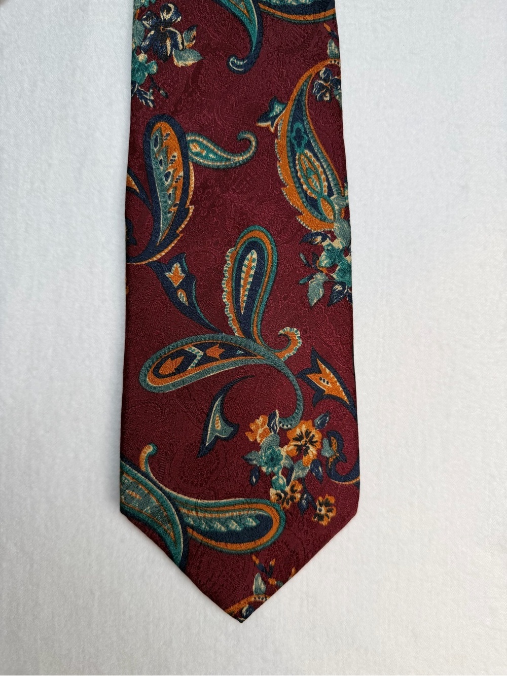 Jos A Bank Premier Collection Hand Sewn Silk Tie Paisley Burgundy 3.75" USA